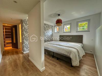 Propriété - 220 m² - 6 pièces