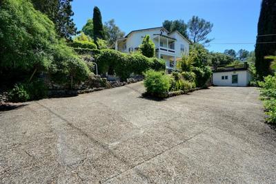 Maison - 342 m² - 7 pièces