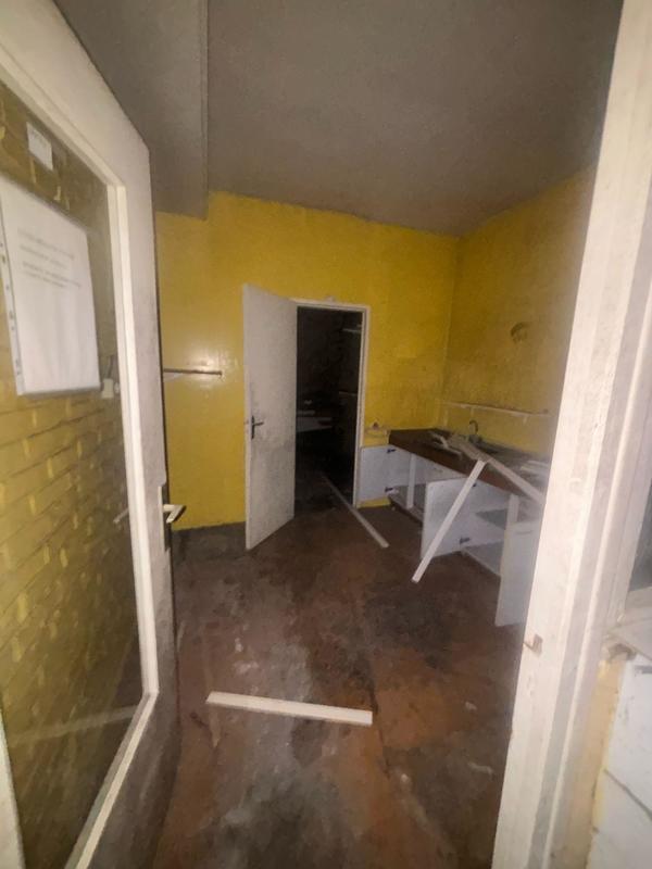 Local commercial - 180 m²