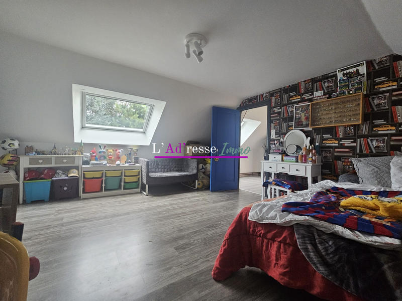 Maison traditionnelle - 194 m² - 9 pièces