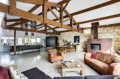 Maison - 360 m² - 8 pièces