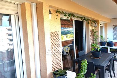 Appartement - 77 m² - 4 pièces