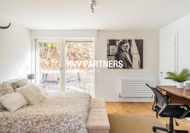 Propriété - 700 m² - 8 pièces