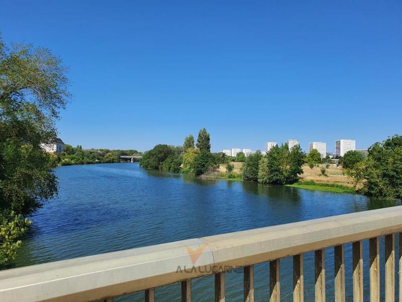 Appartement - 99 m² - 5 pièces