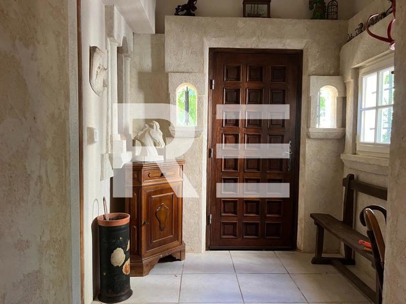 Maison de maîtres - 300 m² - 8 pièces