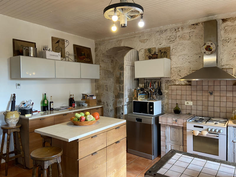 Maison - 220 m² - 8 pièces