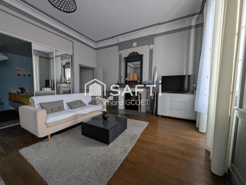 Maison - 374 m² - 14 pièces