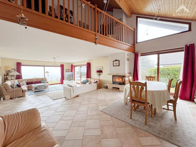 Maison - 200 m² - 6 pièces