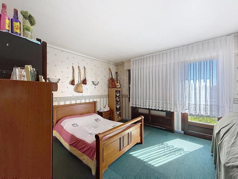 Maison - 240 m² - 10 pièces