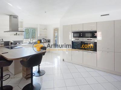 Maison - 190 m² - 9 pièces