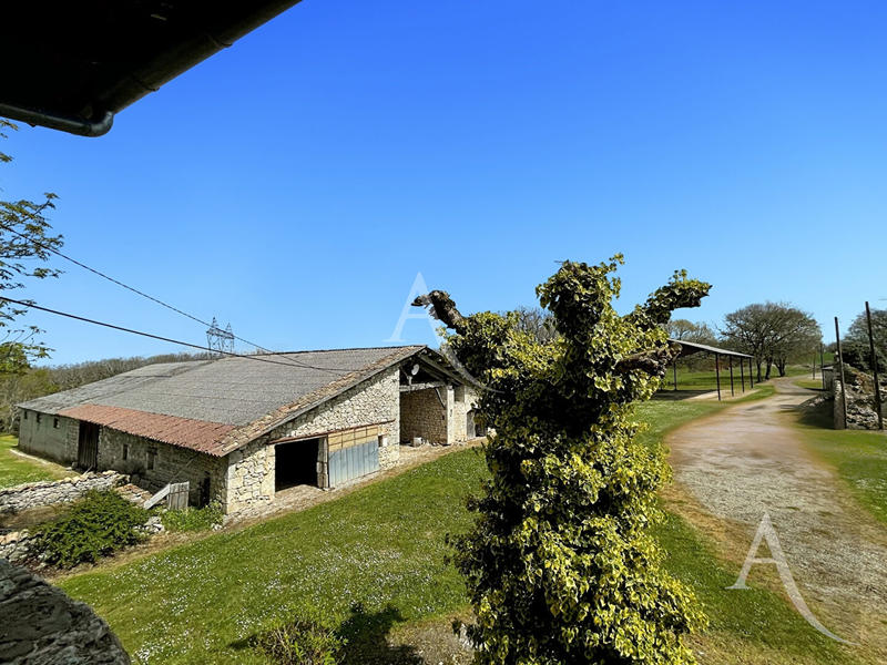 Maison - 102 m² - 4 pièces