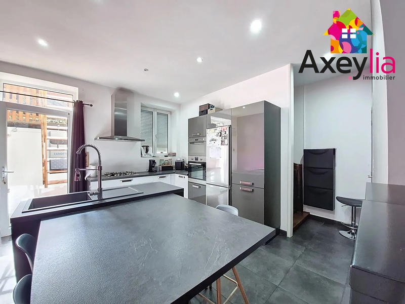 Maison - 183 m² - 6 pièces