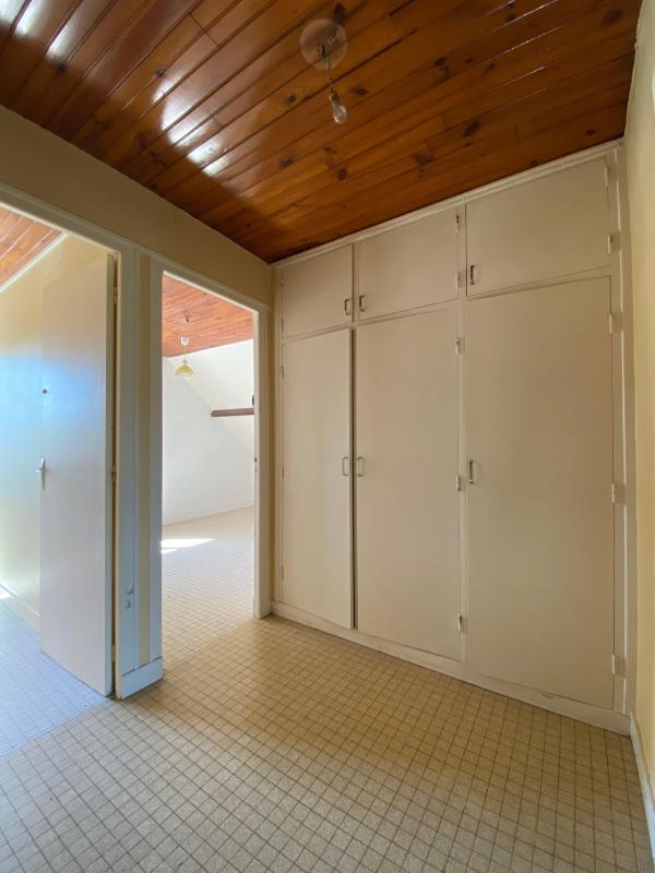 Maison - 182 m² - 10 pièces