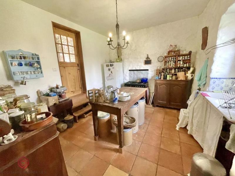 Propriété - 300 m² - 8 pièces