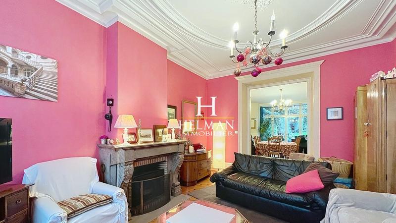 Maison - 258 m² - 7 pièces