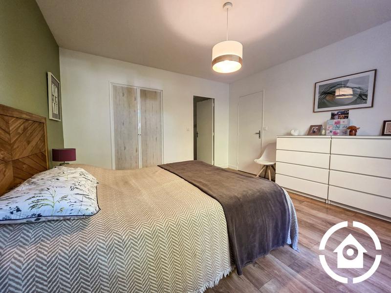 Maison - 212 m² - 8 pièces