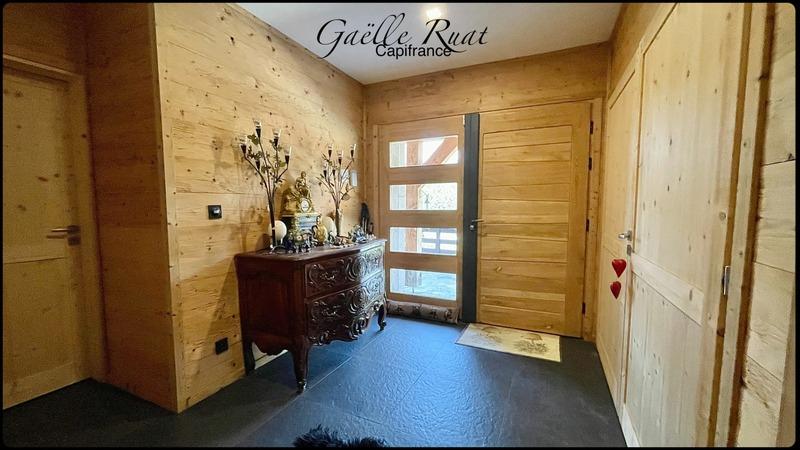 Châlet - 241 m² - 8 pièces