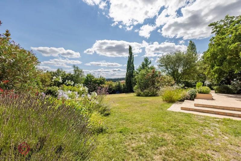 Demeure - 304 m² - 10 pièces