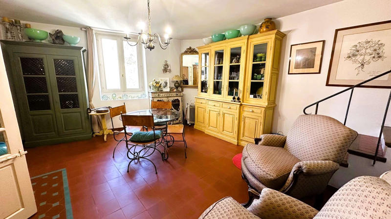 Maison - 320 m² - 12 pièces