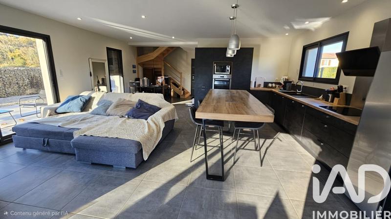 Maison - 113 m² - 6 pièces