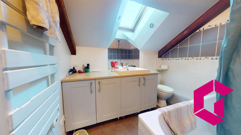 Maison - 160 m² - 8 pièces