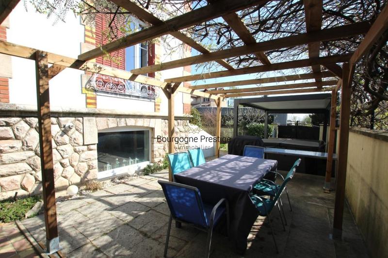 Maison bourgeoise - 151 m² - 5 pièces