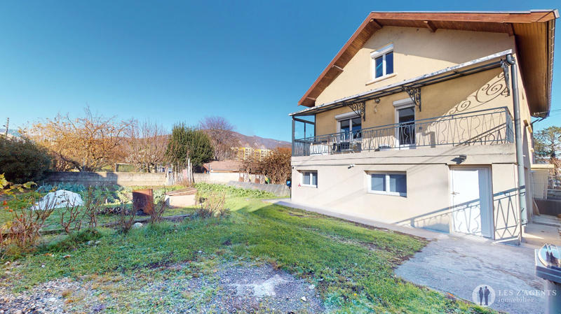 Maison - 138 m² - 5 pièces