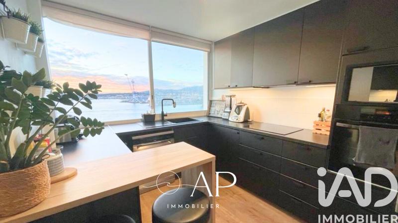 Appartement - 84 m² - 3 pièces