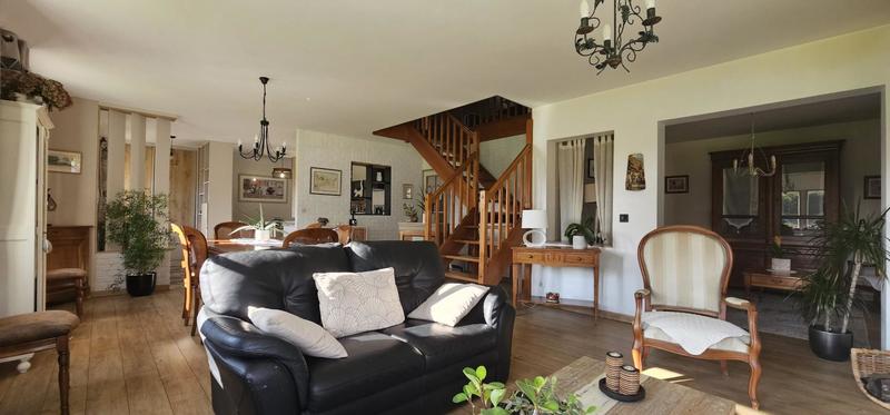 Pavillon - 197 m² - 8 pièces