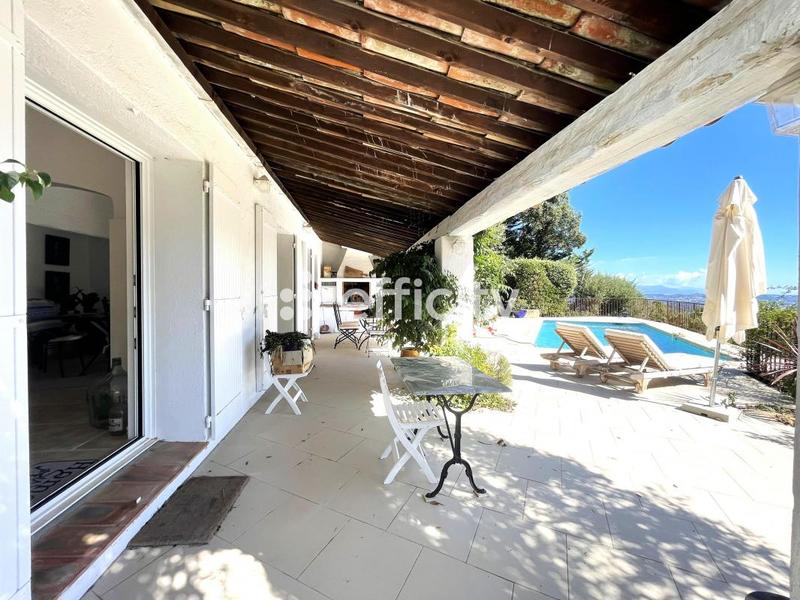 Maison - 170 m² - 5 pièces