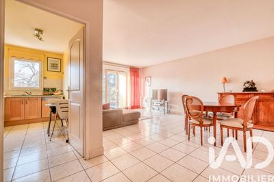 Appartement - 80 m² - 3 pièces