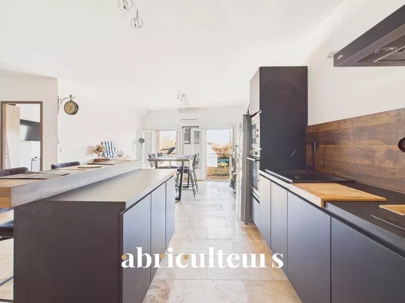 Appartement - 95 m² - 3 pièces