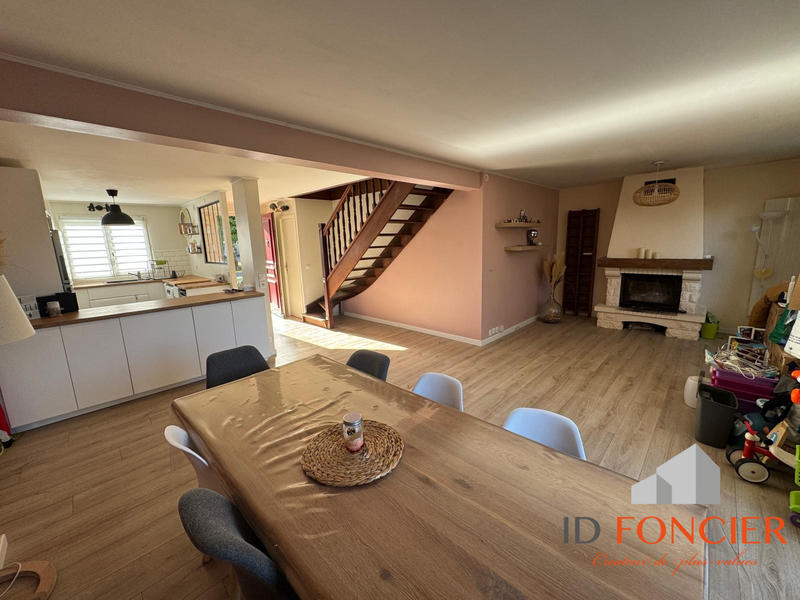 Maison - 97 m² - 5 pièces