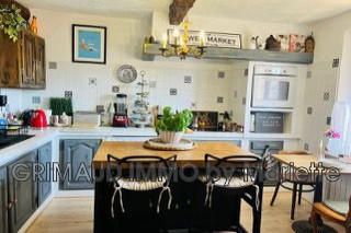 Maison - 301 m² - 8 pièces