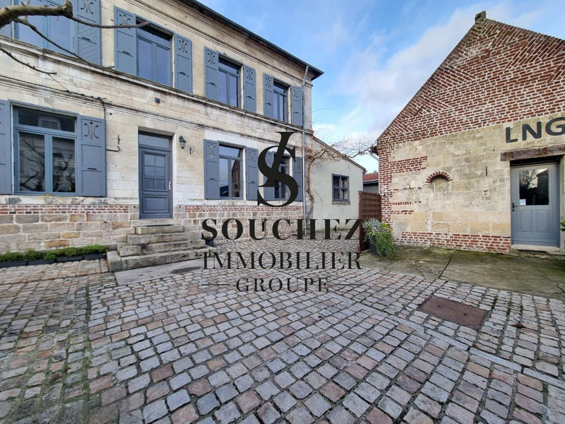 Maison - 250 m² - 8 pièces