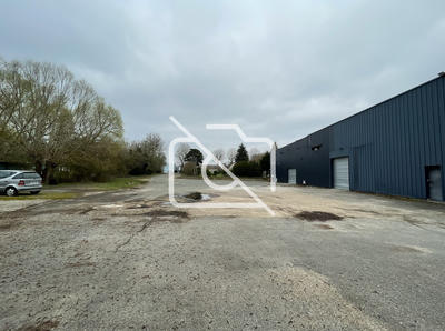 Entrepôt - 1 000 m²