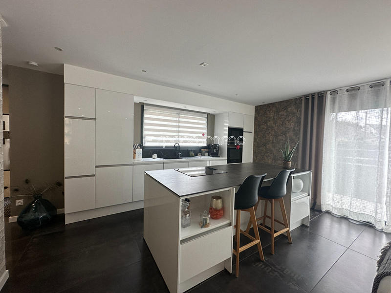 Maison - 123 m² - 7 pièces