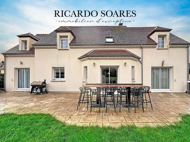 Maison - 235 m² - 7 pièces