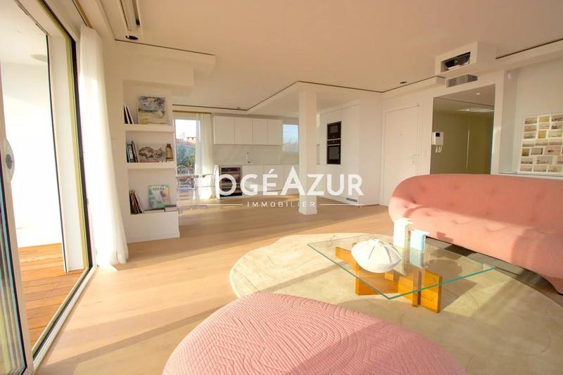 Appartement - 90 m² - 4 pièces