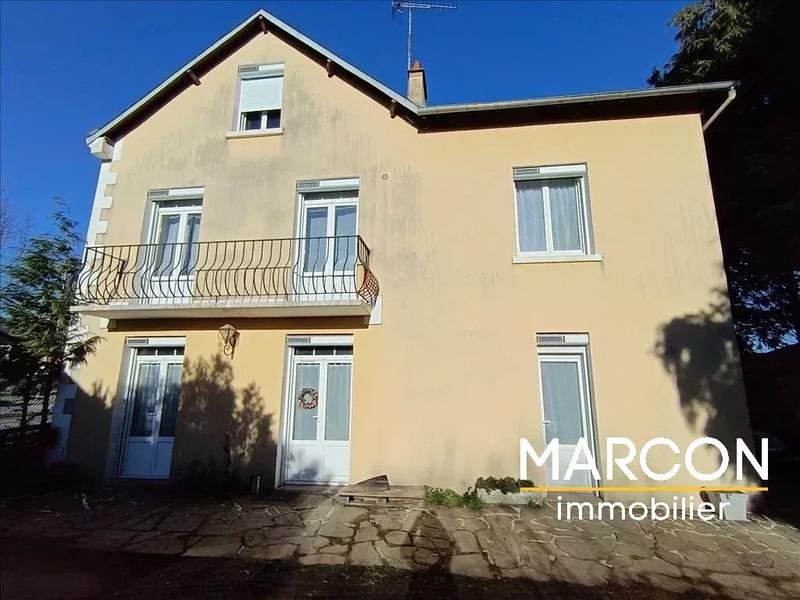 Immeuble - 196 m² - 9 pièces