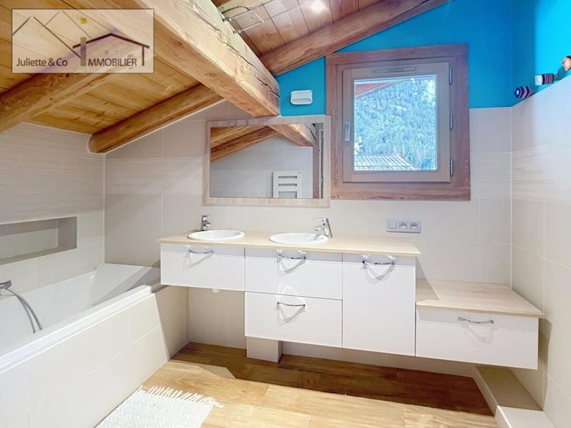 Maison - 180 m² - 5 pièces