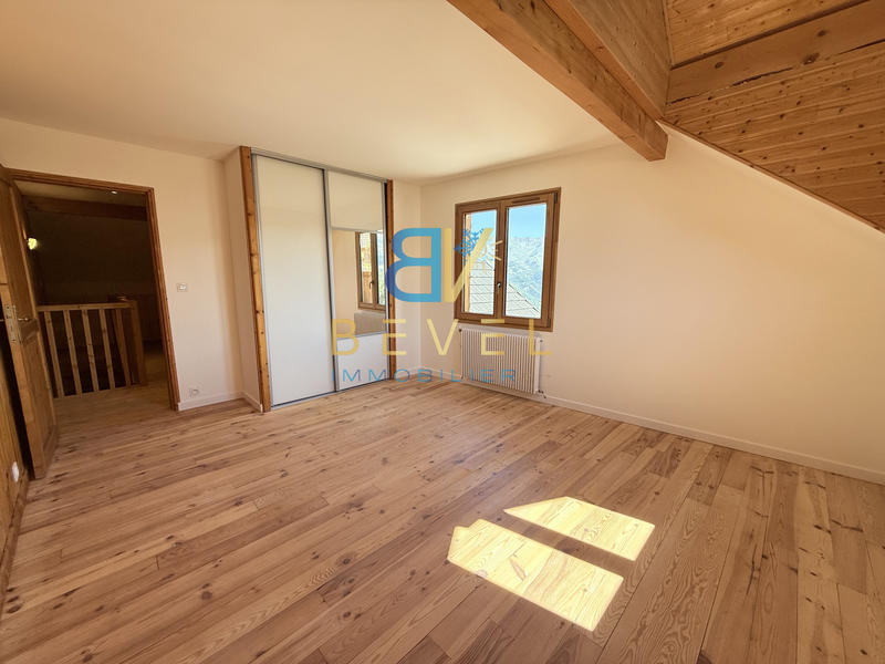 Châlet - 329 m² - 13 pièces