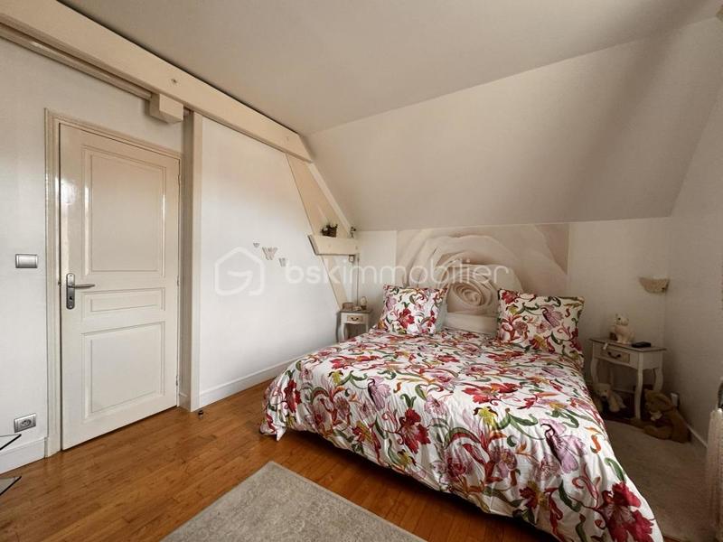 Demeure - 260 m² - 10 pièces