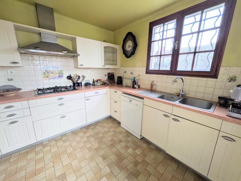 Maison - 232 m² - 7 pièces