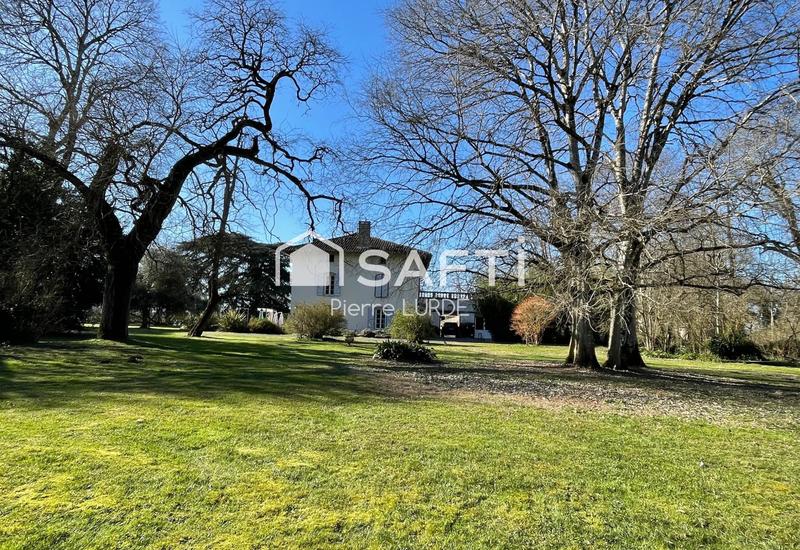 Maison de maîtres - 520 m² - 10 pièces