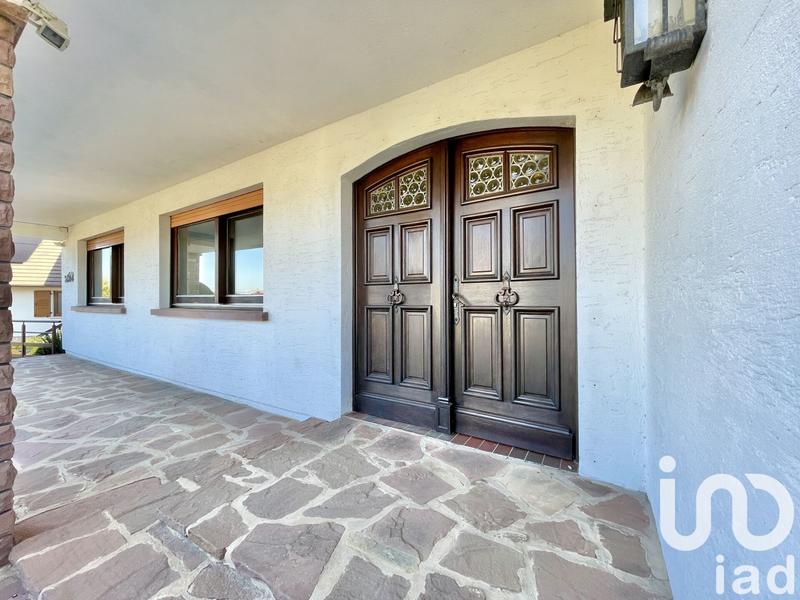 Maison - 225 m² - 8 pièces