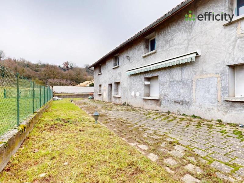 Maison - 222 m² - 10 pièces