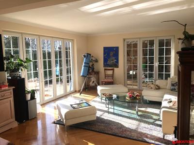 Maison - 195 m² - 9 pièces