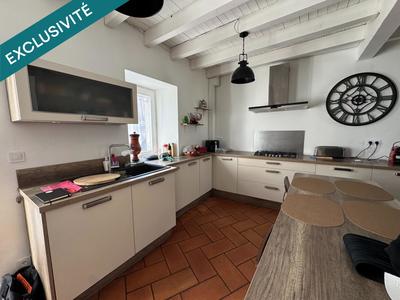 Maison - 180 m² - 8 pièces