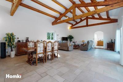 Maison - 227 m² - 8 pièces